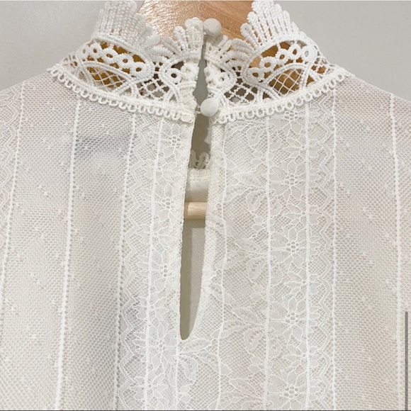 Express white lace scallop top, small - Picture 4 of 4